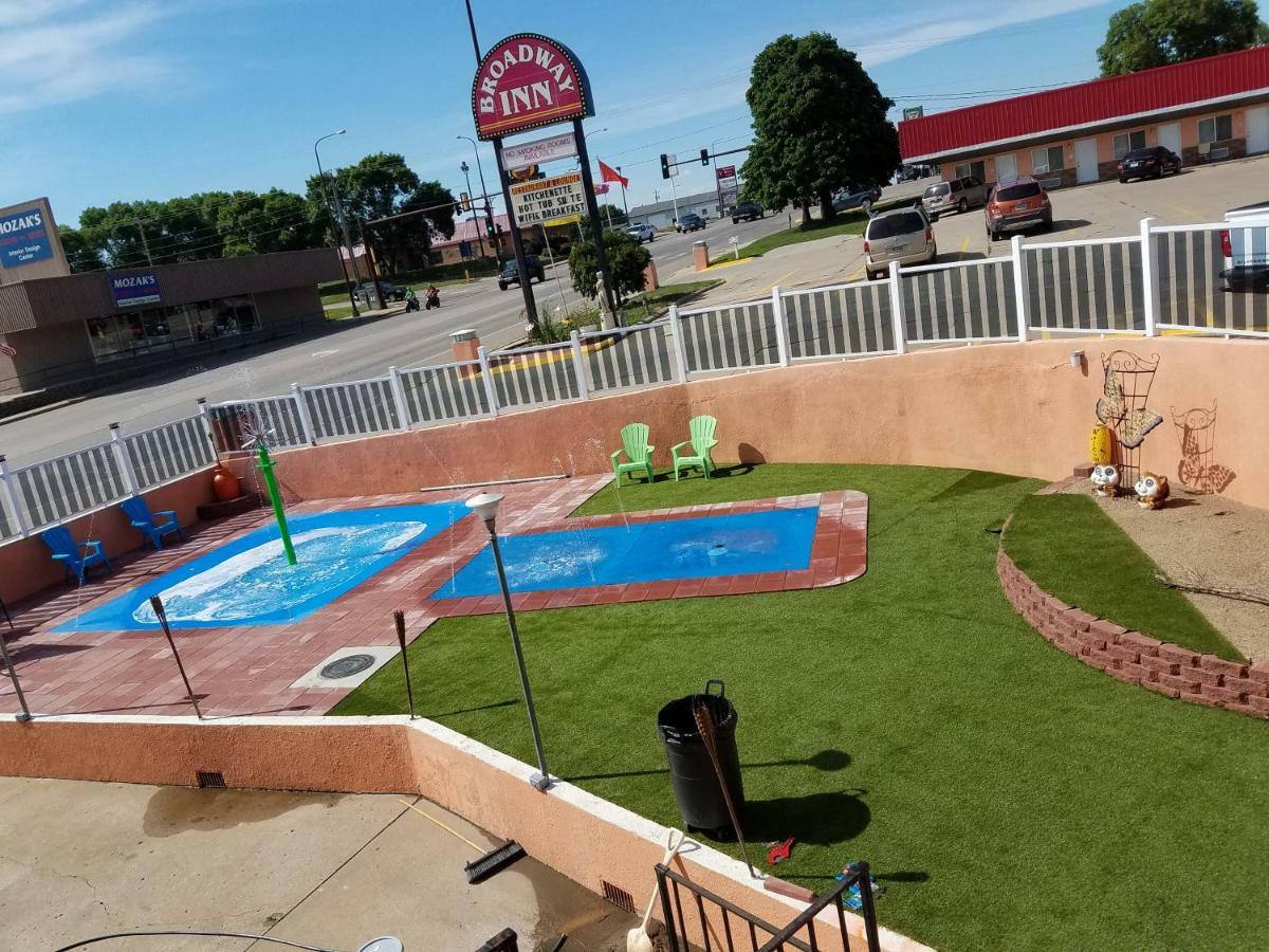 Broadway Inn Yankton Buitenkant foto